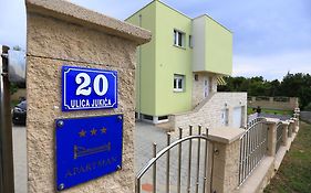 Apartments Loncar